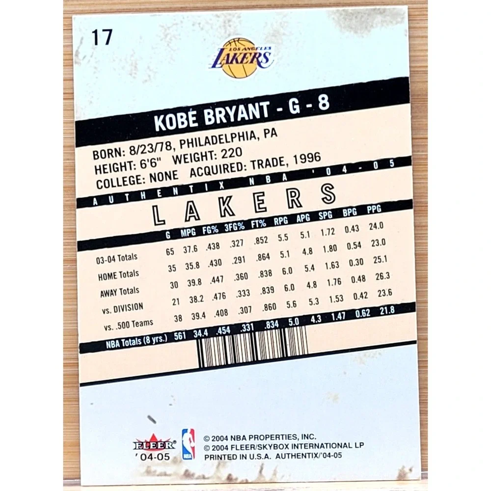 2004-05 FLEER AUTHENTIX KOBE‎ BRYANT #17 LAKERS